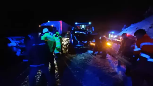 Kastamonu'da 7 aracın karıştığı zincirleme trafik kazasında 8 kişi yaralandı