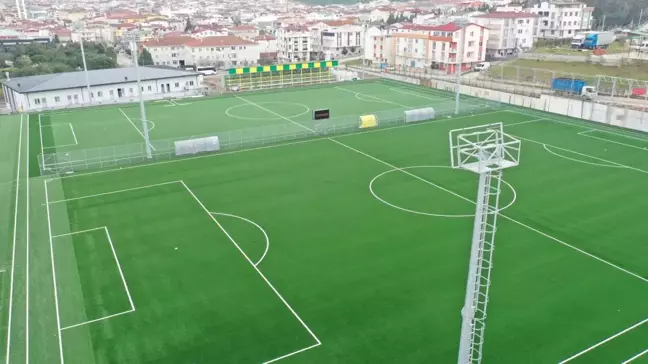 Darıca Nene Hatun Stadı'ndaki doğu sahasının çimleri tamam