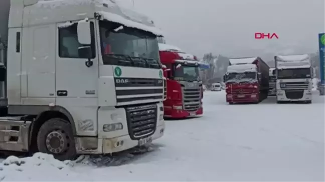 POSOF'TA KAR YAĞIŞI EĞİTİMİ VE ULAŞIMI ENGELLEDİ