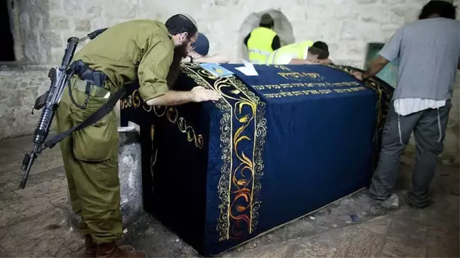 Batı Şeria'da Yusuf Peygamber'in gömülü olduğu düşünülen mezar tahrip edildi