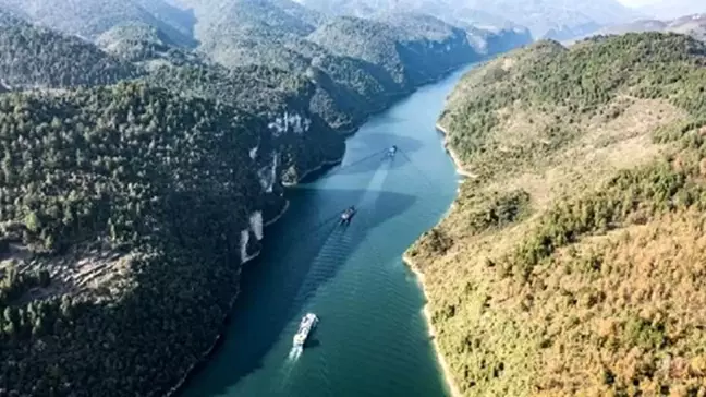 Çin'de Suyolu Yük Taşımacılığı Hacmi Yılın İlk 4 Ayında Yüzde 4,2 Arttı