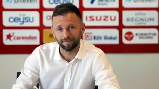 Hakan Özmert 1 yıl daha Antalyaspor'da