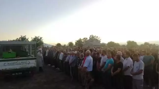 Kum ocağındaki gölette boğulan 2 çocuk, toprağa verildi