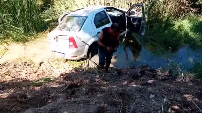 Dereye düşen otomobildeki 4 kişi yaralandı