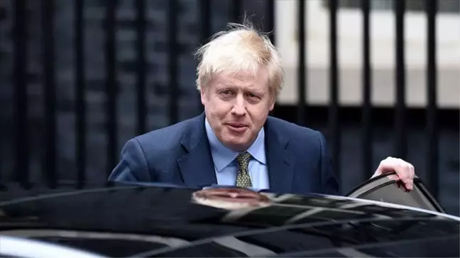 Boris Johnson istifa etti mi?