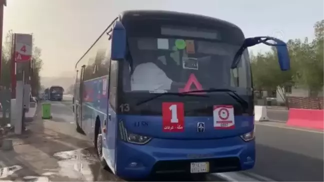 Hacı adayları Arafat'ta
