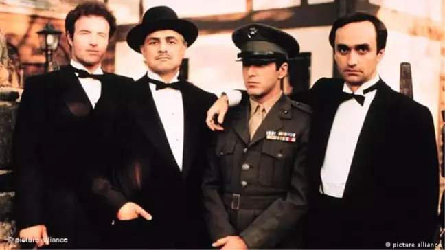 Sonny Corleone'yi canlandıran James Caan hayatını kaybetti