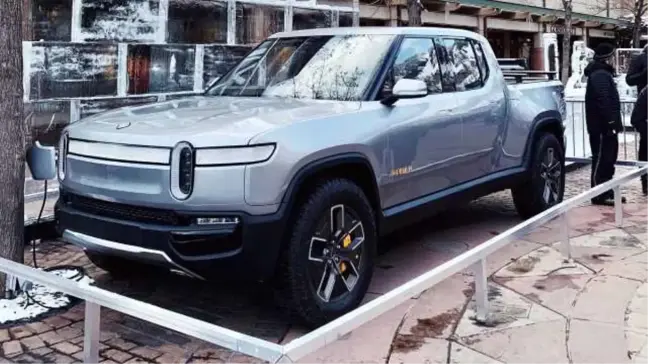 Tesla Cybertruck rakibi Rivian R1T'yi test ettik!