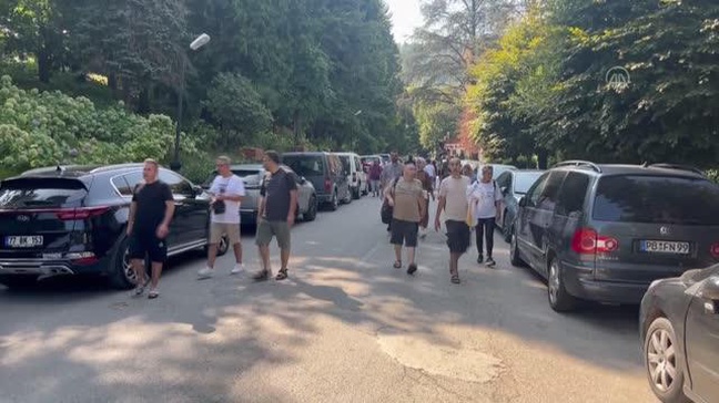 Yalova haberi... Yalova Termal'e gelen tatilcilerin anılarını karikatürle renklendiriyorlar