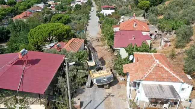 Aydın haberleri... ASKİ, Söke Güllübahçe'de kanalizasyon altyapı çalışmalarına devam ediyor