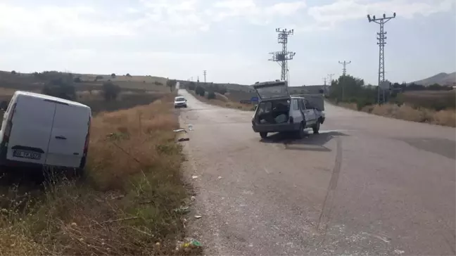 Çankırı haberi... Çankırı'da kamyonet ile otomobilin çarpışması sonucu 1 kişi öldü, 2 kişi yaralandı