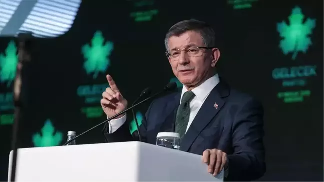 Ahmet Davutoğlu ne mezunu? Ahmet Davutoğlu hangi üniversite mezunu? Ahmet Davutoğlu ne okudu?