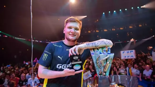 2022'nin en iyi CS: GO oyuncusu s1mple oldu
