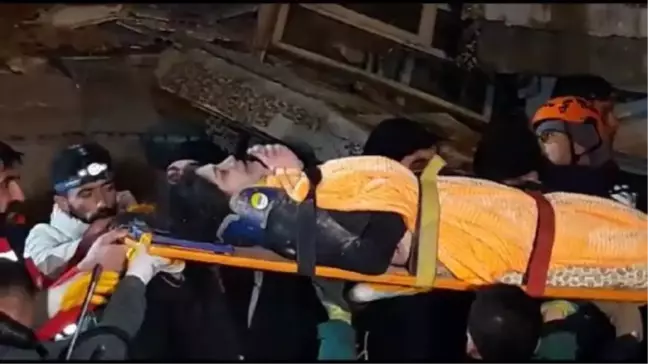 SERİN 2 APARTMANI'NDAN BİR KİŞİ DAHA SAĞ OLARAK KURTARILDI