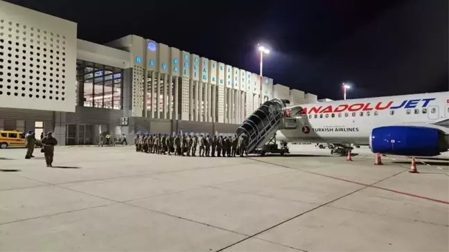 Edremit'ten komandolar deprem bölgesine uçak ile sevk edildi
