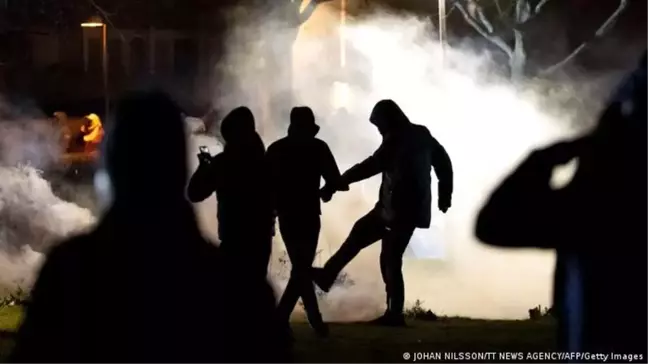 İsveç'te polisin protestolarda Kur'an yakma yasağına iptal