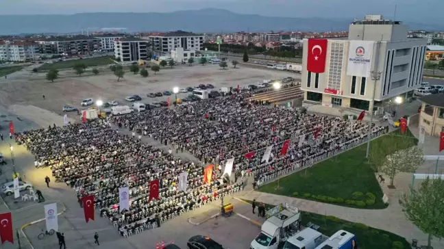 Denizli Büyükşehir'den 7 bin kişilik iftar sofrası