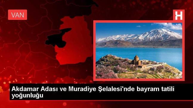 Akdamar Adası ve Muradiye Şelalesi'nde bayram tatili yoğunluğu