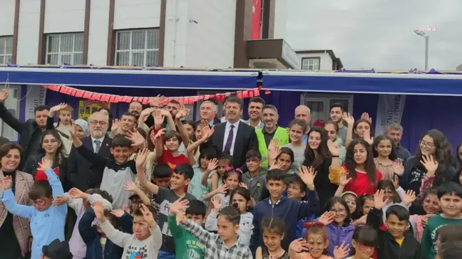 İzmit Belediyesi Adıyaman Çadır Yaşam Alanı'nda 23 Nisan Coşkusu