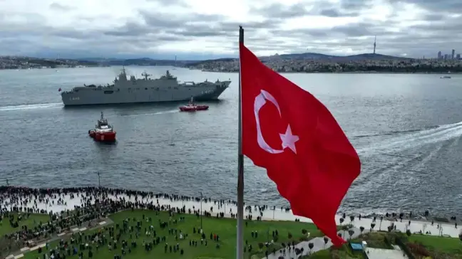 TCG Anadolu demir aldı, o anlar dron ile görüntülendi