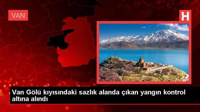 Van Gölü kıyısındaki sazlık alanda çıkan yangın kontrol altına alındı