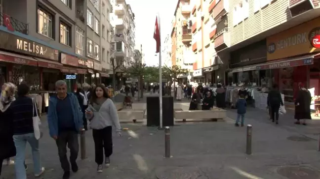 Şehit anıtına kurulan seçim standı nedeniyle tartışma çıktı: CHP'lilerin saldırdığı vatandaş isyan etti
