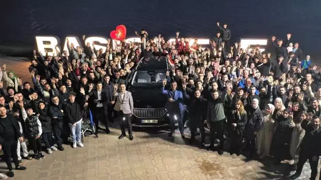 Başkan Özlü'den gençlere Togg sürprizi