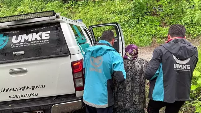 Kastamonu'da Şiddetli Yağış: 4'ü Diyaliz Hastası 6 Kişi Mahsur Kaldı