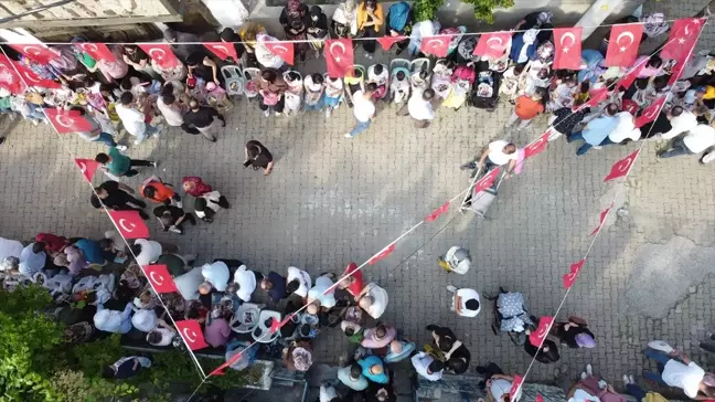 Köyde 6 asırdır devam eden şeker atma geleneği yaşatılıyor