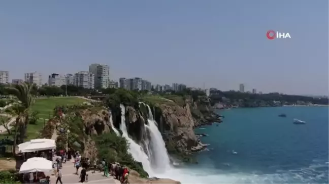 Antalya'nın dünyaca ünlü şelalesine ziyaretçi akını