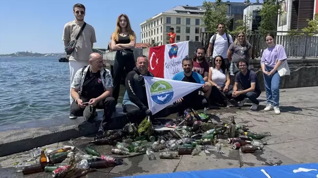 İstanbul'da Deniz Dibi Temizliği Yapıldı