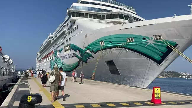 Bahamalar bayraklı Norwegian Jade Bodrum'u ziyaret etti
