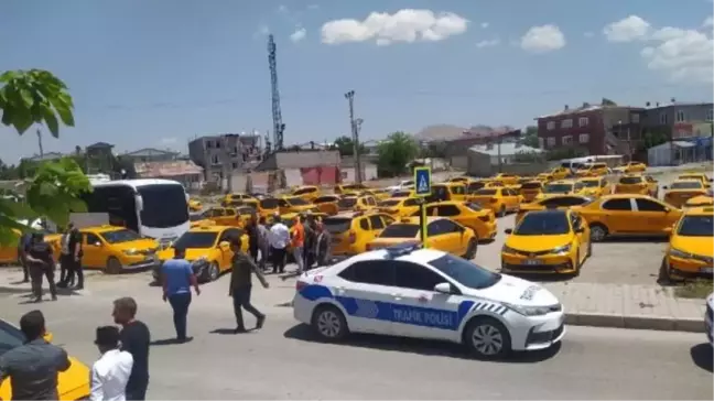 Van'da Taksiciler Kontak Kapama Eylemi Yaptı