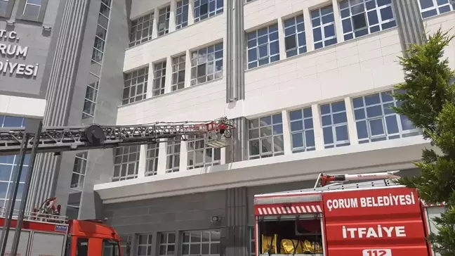 Çorum Belediyesi Hizmet Binasında Çıkan Yangın Söndürüldü