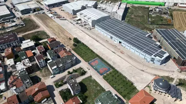 İnegöl Belediyesi'nin Organize Sanayi Bölgesinde 60 Araçlık Tır Parkı Hizmete Girdi