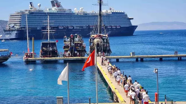295 Metre Uzunluğundaki Malta Bayraklı Kruvaziyer Bodrum'a Geldi