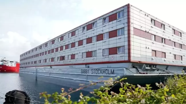 İngiltere'de göçmenlerin yerleştirilmesi planlanan dev gemiye yeni engel
