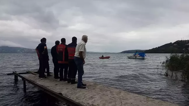 Sapanca Gölü'nde Mahsur Kalan 3 Kişi Kurtarıldı