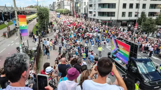 Belçika Silahlı Kuvvetleri LGBT+ Topluluğuyla Dayanışma Amacıyla Onur Yürüyüşüne Katılıyor