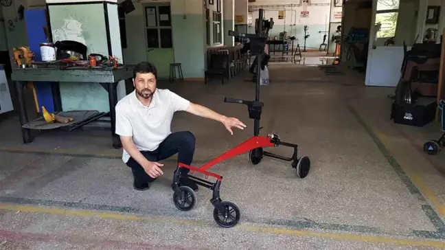 Meslek Lisesi Öğretmeni Atık Malzemelerden Yürüteç Yaptı