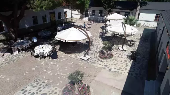 Onhann Gurme Güre Restoran, doğayla iç içe hizmete açıldı