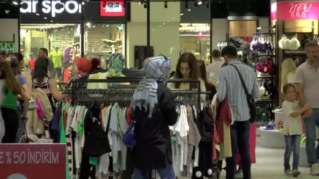 KUMSmall AVM'de Yabancı Markaların Konsept Mağazası Yoğun İlgi Görüyor