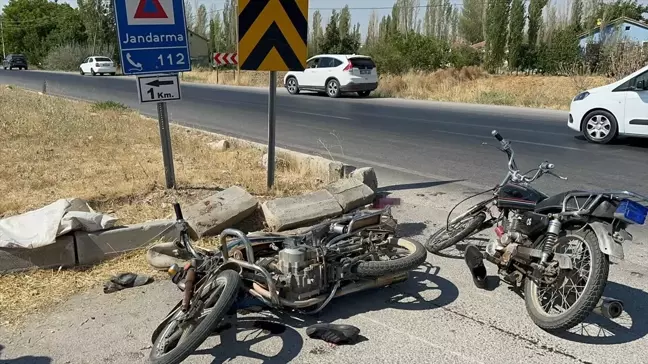 Bolvadin'de Motosiklet Kazası: 1 Ölü, 1 Yaralı