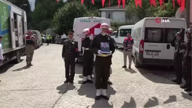 Doğum gününe 3 gün kala şehit olan asker gözyaşlarıyla uğurlandı