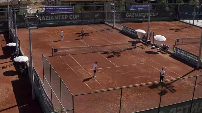 Doğu ve Güneydoğu Anadolu Tenis Takım Şampiyonası Gaziantep'te başladı