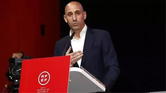Luis Rubiales'ın Jenni Hermoso'yu öpmesi, İspanya'da toplumsal tsunamiye neden oldu