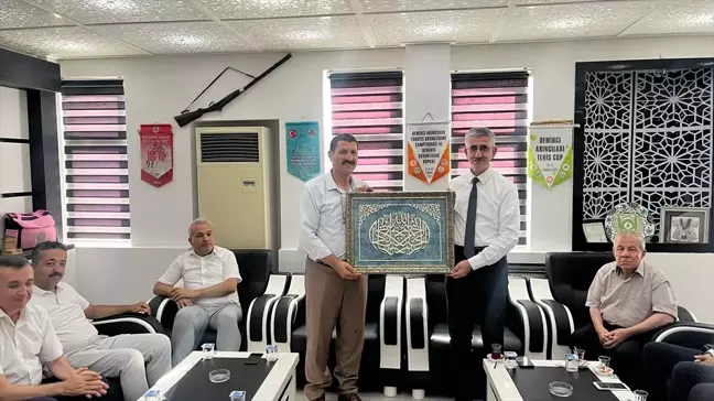Milli Eğitim Bakanı Nazif Yılmaz, Manisa'nın Demirci ilçesinde ziyaretlerde bulundu
