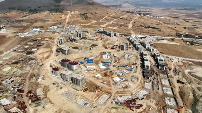Afşin'de Depremzedelere Kalıcı Konutlar Kasım Ayında Teslim Edilecek