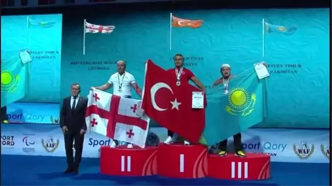 Bayburtlu bilek güreşçisi Ünal Türker, 90 kilo sol kolda dünya şampiyonu oldu