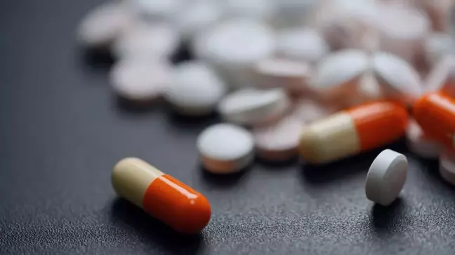Kortizon nedir, zararları nelerdir? Kortizon kilo aldırır mı?